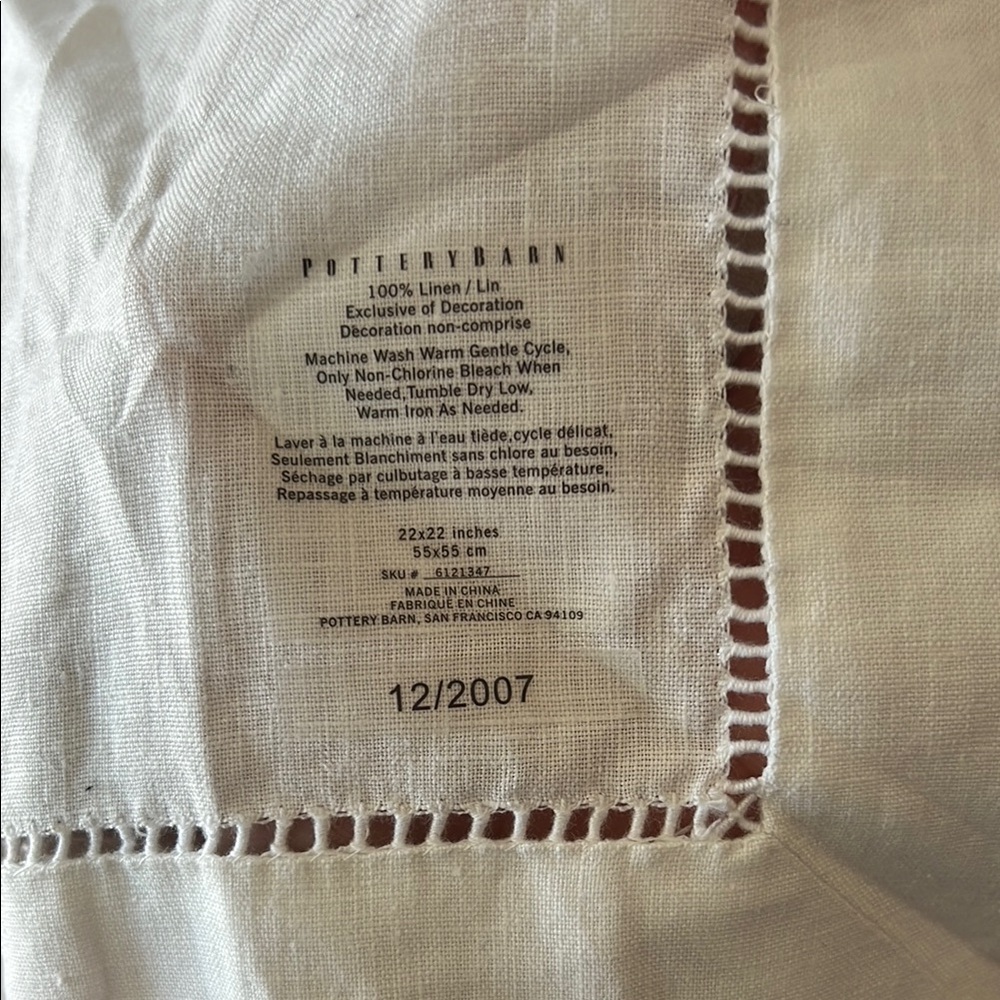 Set of 4 Linen Pottery Barn Napkins - Picture 2 of 3
